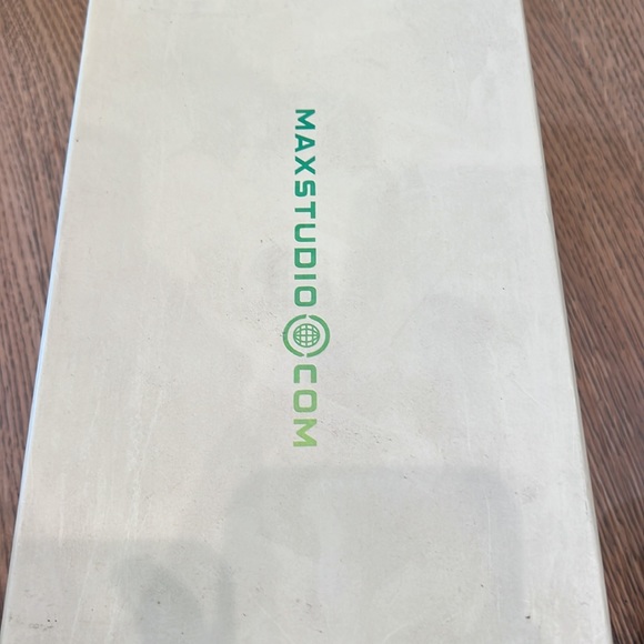 Beautiful Max Studio strappy heels with leaf details. - Picture 4 of 5